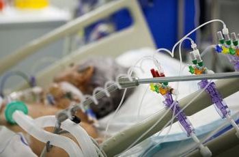 Presidente del Colegio Médico de Valparaíso pide mayor transparencia en entrega de número de test PCR tomados al día