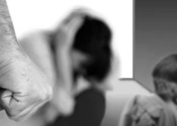 Explosiva alza: en un 119% aumentaron los llamados a Carabineros por violencia intrafamiliar en el último mes