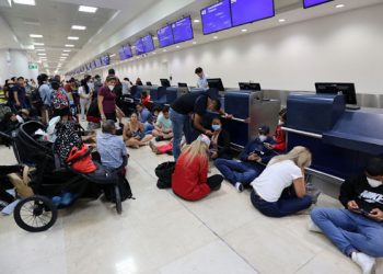 Piden al Gobierno que se disponga de un vuelo humanitario para repatriar a chilenos y residentes en el país varados en el extranjero