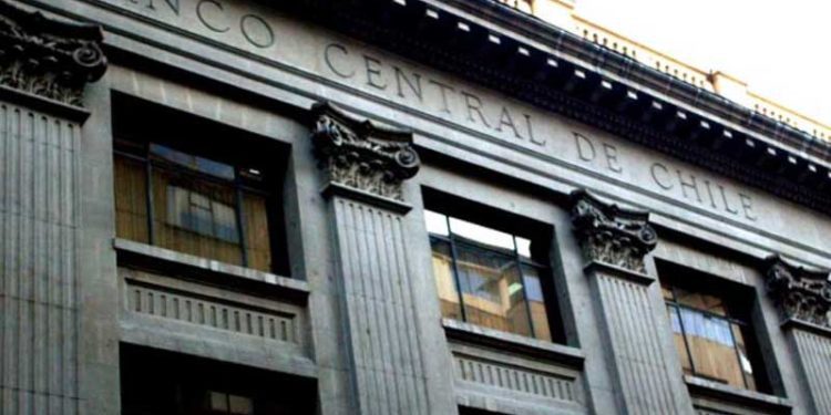 Banco Central estima una contracción en la economía chilena de hasta un 2,5% para este año