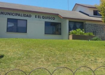 Tras muerte de funcionaria municipal por Covid-19, alcaldesa de El Quisco acusa que Gobierno ignora a la provincia