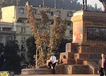 Diputado Díaz ingresa denuncia contra Sebastián Piñera por su visita a Plaza Italia durante cuarentena