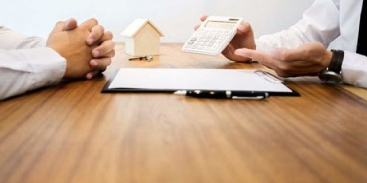 Emplazan a la banca a acordar medidas comunes para el aplazamiento de deudas a sus clientes