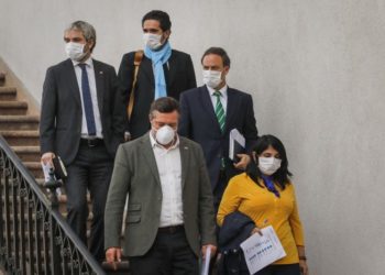 Critican instrucción de Sebastián Piñera para que funcionarios de Gobierno vuelvan al trabajo presencial desde el lunes