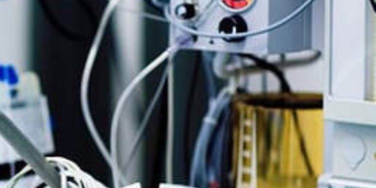 Médico que renunció a la mesa técnica de salud de Arica y Parinacota denuncia que el 71% de ventiladores en proceso de adquisición no servirían para tratar el Covid-19