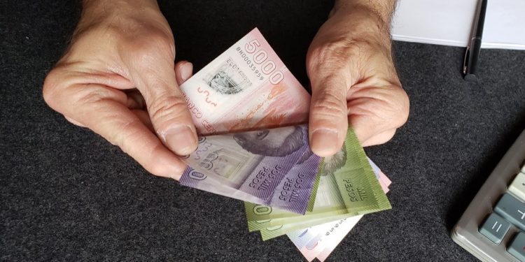 Figuras públicas, de la política y la cultura, exigen al Gobierno que implemente una Renta Básica de Emergencia con piso mínimo de $300.000