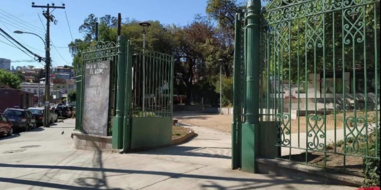 Iniciativa pionera de dispositivo de apoyo comunitario es implementada en célebre Parque El Litre de Valparaíso