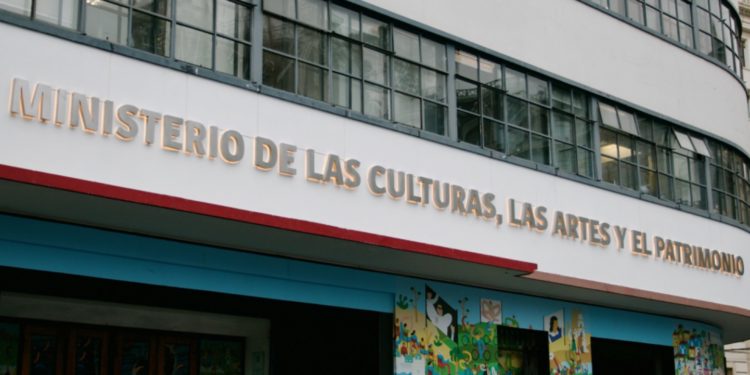 No acatarán la decisión de Piñera: funcionarios del Ministerio de las Culturas se niegan a retornar al trabajo presencial