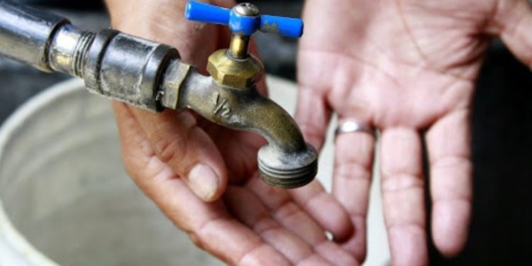 Llaman al Gobierno a reforzar distribución de agua potable en comunas afectadas por sequía ante pandemia Covid-19