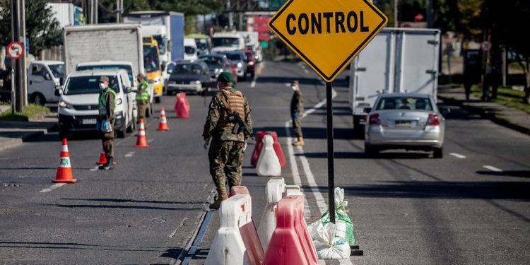 Covid-19: el jueves parte implementación de cordones sanitarios en la Región Metropolitana para evitar salida de visitantes por Semana Santa