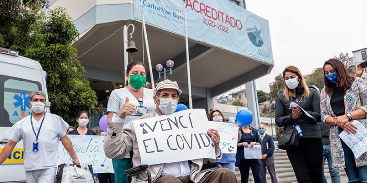 En el Hospital Carlos van Buren de Valparaíso dan de alta a primer porteño conectado a un ventilador mecánico por Covid-19