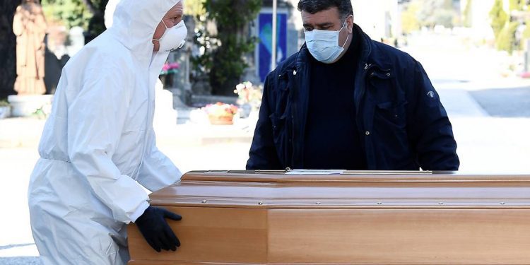 Diputado Díaz oficia al director del Servicio de Salud Viña del Mar-Quillota por muerte de hombre sepultado bajo protocolos Covid-19 en Quilpué