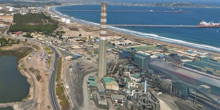 Exigen que se informe sobre uso de petcoke con 3% de azufre por parte de Codelco en Ventanas