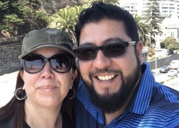 Lucha de pareja de médicos contra el Covid-19 traspasa las fronteras e impacta en el extranjero