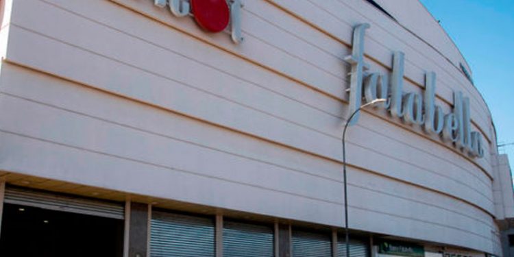 Alcalde Viñambres pide a seremi de Salud verificar funcionamiento de multitienda Falabella en mall de Quilpué