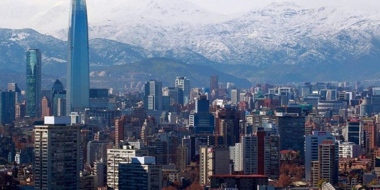 Gobierno establece cuarentena total en el Gran Santiago y seis comunas adyacentes ante aumento explosivo de casos de Covid-19