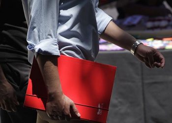 Desempleo en el Gran Santiago alcanza la cifra más alta en 20 años: 15,6%