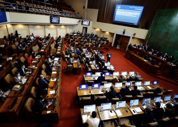 Informe de Comisión Mixta sobre rebaja de dieta parlamentaria es aprobado por la Cámara de Diputados