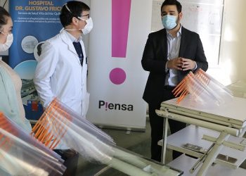Lanzan segunda etapa de “Cuidemos nuestros héroes”, que permitirá donar 4 mil nuevos protectores faciales a trabajadores de la salud en la Región de Valparaíso