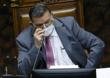 Vicepresidente del Senado es el primer parlamentario contagiado de Covid-19 en Chile