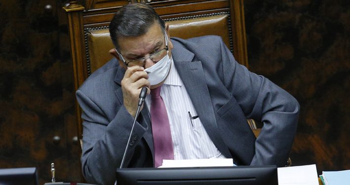 Vicepresidente del Senado es el primer parlamentario contagiado de Covid-19 en Chile