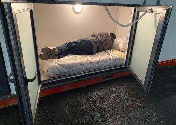 En Limache instalan albergues móviles únicos en la región para personas en situación de calle