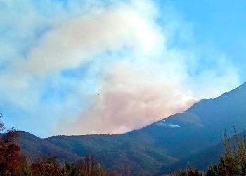 Alerta Roja para Quilpué y Limache: piden disponer piscinas particulares para combatir incendio en cerro Las Canales