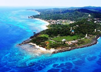 Viñamarinos piden a Cancillería que los ayuden a retornar a Chile desde isla en Honduras, donde están aislados hace 45 días