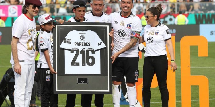 Interponen recurso en favor de Esteban Paredes para resolver debate sobre su récord de goleador del fútbol chileno