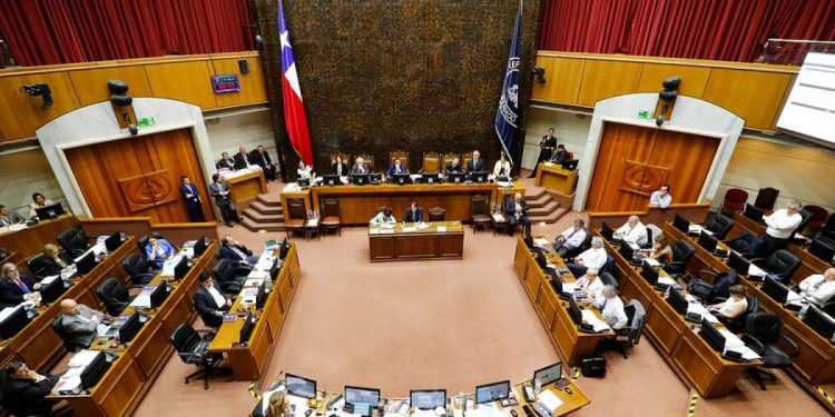 En discusión en el Senado se mantiene proyecto de ley que busca suspender el cobro de servicios básicos durante la pandemia