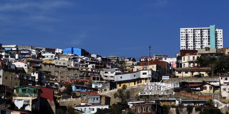 Investigadores de cuatro universidades del país critican medidas económicas del Gobierno para Valparaíso
