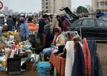 Denuncian aumento del comercio ambulante en el centro de Concón y lo atribuyen al cierre de la feria dispuesto por el municipio