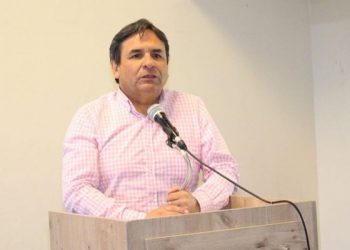 Alcalde de Quillota, Luis Mella, confirma que dio positivo a Covid-19