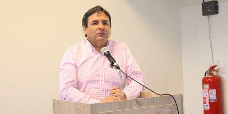 Alcalde de Quillota, Luis Mella, confirma que dio positivo a Covid-19