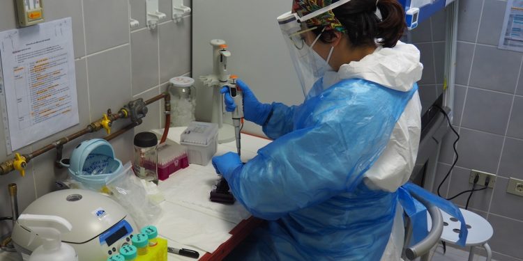 Laboratorio Covid-19 de la UPLA comienza sus funciones y es designado como referente regional para futuros centros de diagnóstico