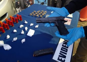 Sujeto buscado por microtráfico es sorprendido con droga y un arma en Limache