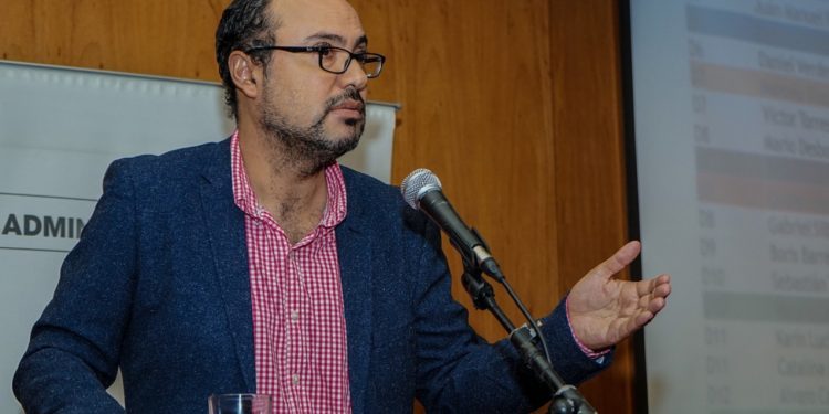 Cientista político Mauricio Morales y causas del estallido social: “El reventón ciudadano responde a cuatro crisis simultáneas que se fueron dando en Chile”