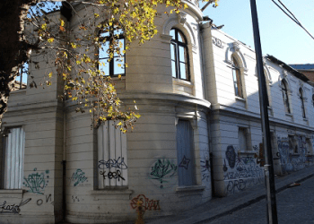 Senadora Allende insiste en que la reasignación presupuestaria no puede afectar obras necesarias y emblemáticas de la región