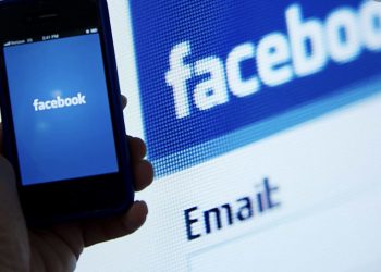 Justicia alemana obliga a Facebook a dejar de recopilar sin un acuerdo previo los datos personales de usuarios de WhatsApp e Instagram