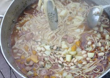 Acusan falta de voluntad municipal en la entrega de permisos para colaboradores de ollas comunes en Viña del Mar