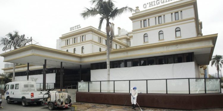 Ofician al intendente de la Región de Valparaíso por uso de hoteles de alto costo como residencias sanitarias