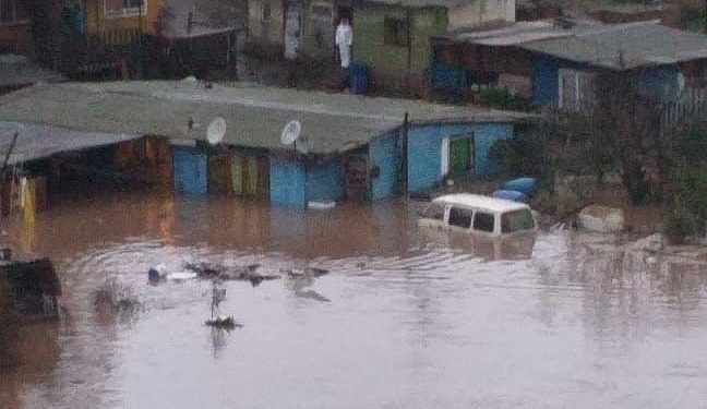Casas inundadas y desprendimientos de tierra: algunos de los efectos de las  lluvias que tienen con alerta roja a la provincia de Valparaíso – La Región  Hoy
