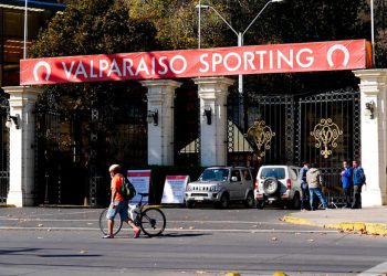 Fiscalía investiga al Sporting Club de Viña del Mar tras denuncia por infracción a la cuarentena