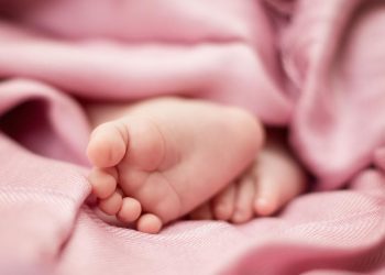 Joven acusada de infanticidio de su hijo recién nacido quedó con arresto domiciliario