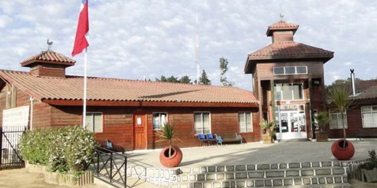 Querella por tráfico de influencias en compra de cajas de mercadería fue presentada por la Municipalidad de El Tabo