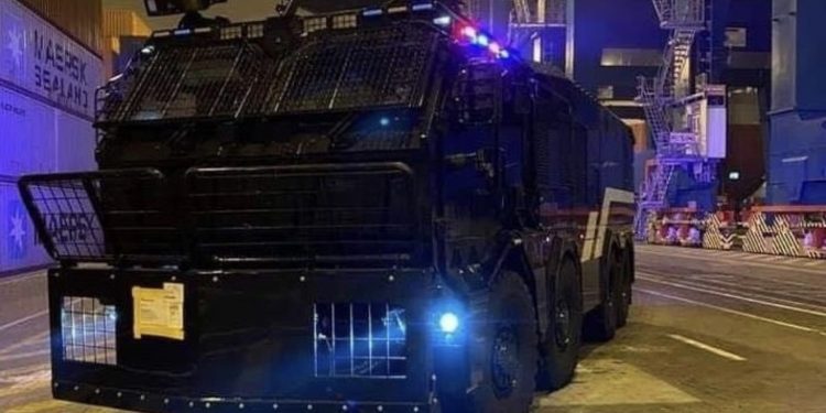 Ofician a ministro Víctor Pérez por compra de carros lanzagua que arribaron a San Antonio en medio de la pandemia