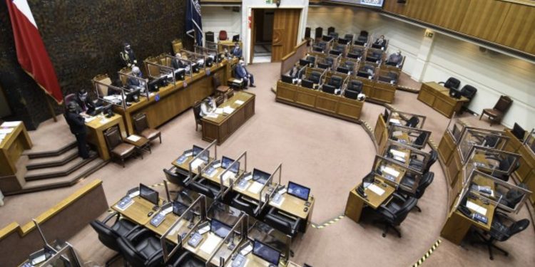 Con amplia mayoría el Senado aprueba plan para la clase media que incluye bono de $500 mil
