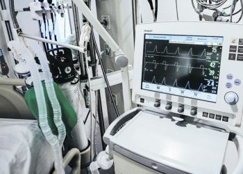 Covid-19: diputado Díaz insta al Gobierno a cotejar capacidad real de camas UCI y ventiladores con el Colmed y la Fenats