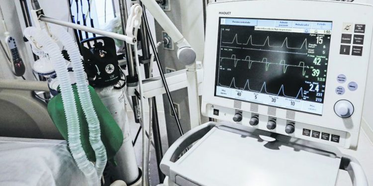 Covid-19: diputado Díaz insta al Gobierno a cotejar capacidad real de camas UCI y ventiladores con el Colmed y la Fenats