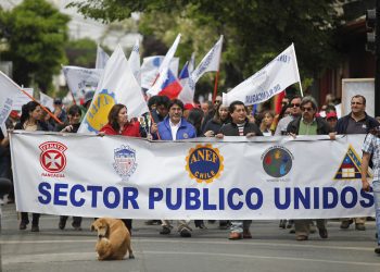Mesa del Sector Público entrega su apoyo a la ANEF ante acusación de “amedrentamiento” de ministro Briones